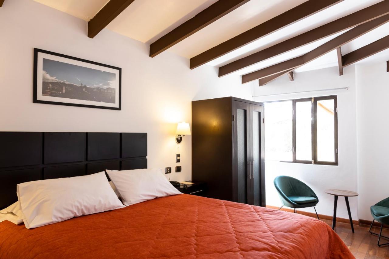 Hostal & Apartments El Triunfo Cusco Exterior photo